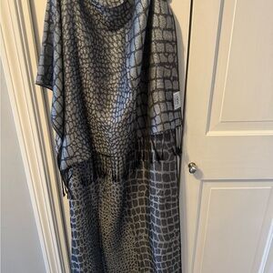 Cache Silver/Black Shawl/Scarf